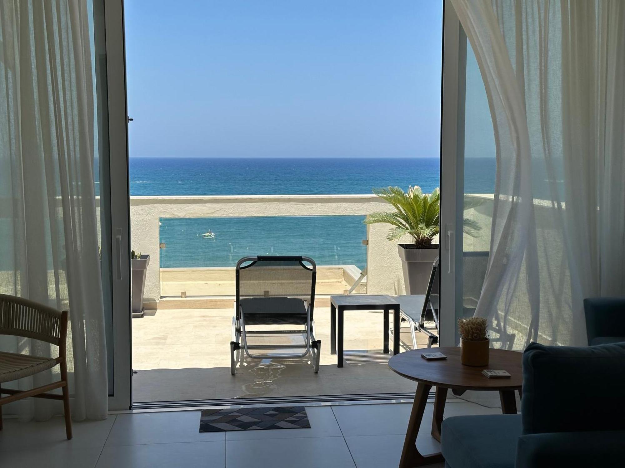 Nathalie'S Beachfront Apartment Rethymno Esterno foto