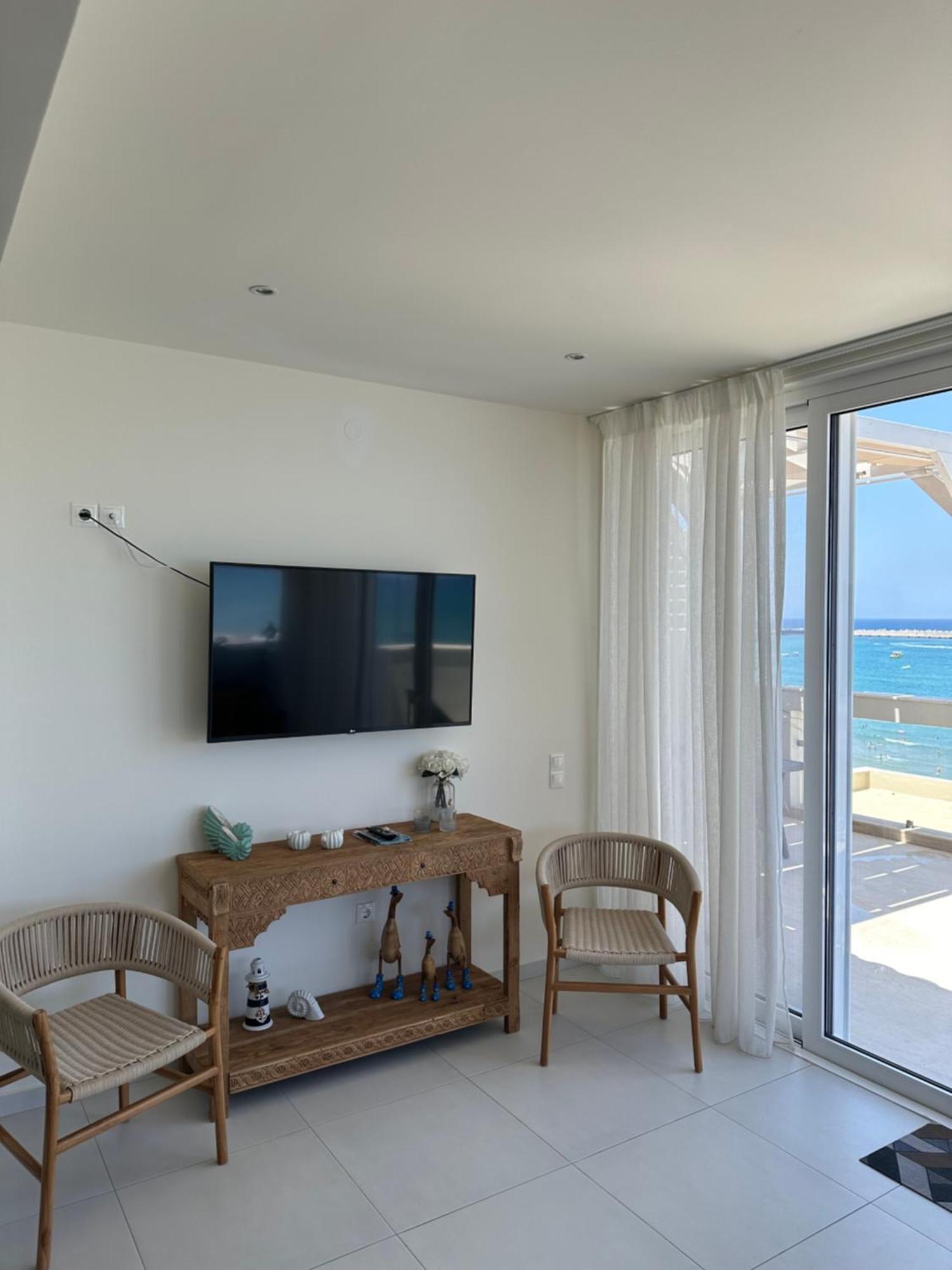 Nathalie'S Beachfront Apartment Rethymno Esterno foto